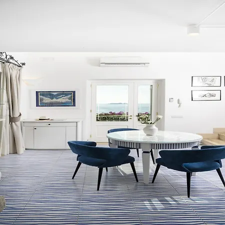 Apartment House In Positano Near Sandy Beach *