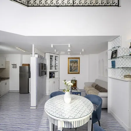Apartment House In Positano Near Sandy Beach