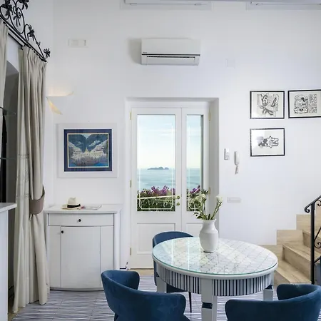 Apartment House In Positano Near Sandy Beach *