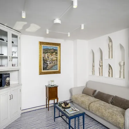 Apartment House In Positano Near Sandy Beach
